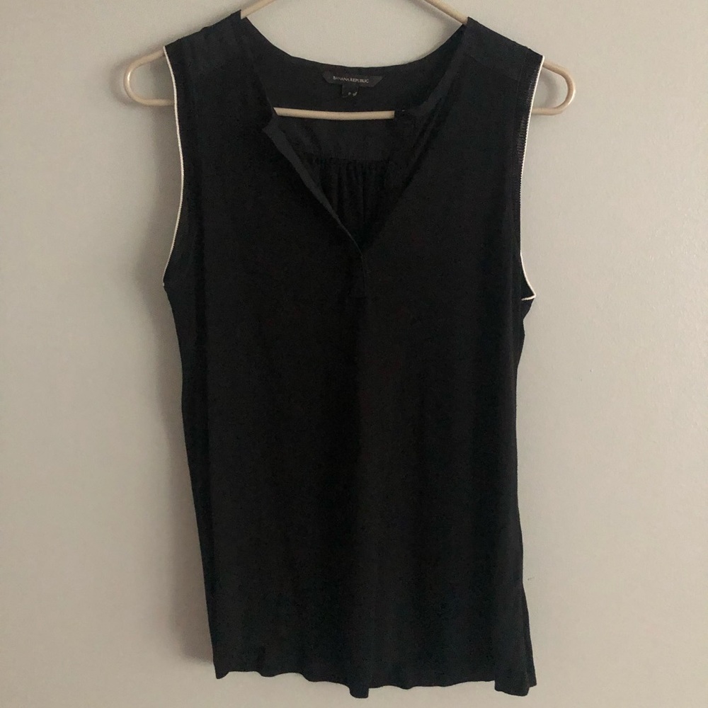 Banana Republic Black Flowy Tank